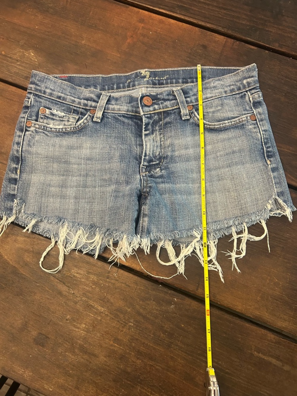 7 for all Mankind Dojo Frayed Light Wash Denim Cutoff Shorts 28 - Picture 6 of 9